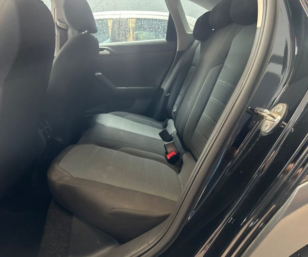 A4B9562F-D8A1-49CA-AF78-B137C56F49AD